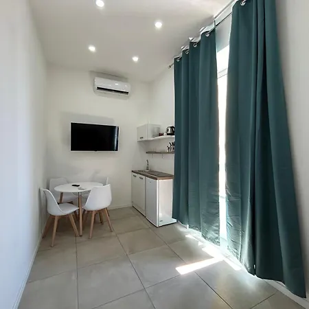 Enjoy בית הארחה 3*